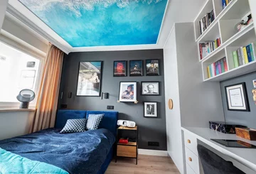 W małym mieszkaniu po babci zamieszkał… Almodóvar! 