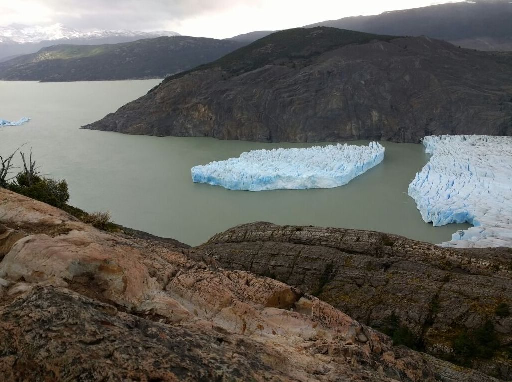 Od lodowca oderwał się ogromny płat. Dryfuje wzdłuż wybrzeża Patagonii 