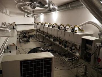 Policjanci rozbili grupę handlarzy narkotyków 