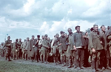 Radzieccy jeńcy wojenni na froncie wschodnim (1942 r.) 