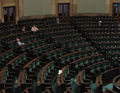 Miniatura: PiS: rząd musi pomóc samorządom. Sejm:...