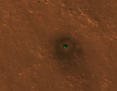 Miniatura: Zielony punkt na Marsie. Co sfotografowała...
