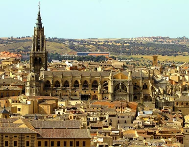 Miniatura: Ociekający seksem taniec w katedrze w...