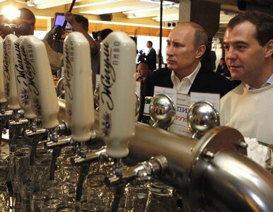 Miniatura: Putin i Miedwiediew poszli na piwo,...