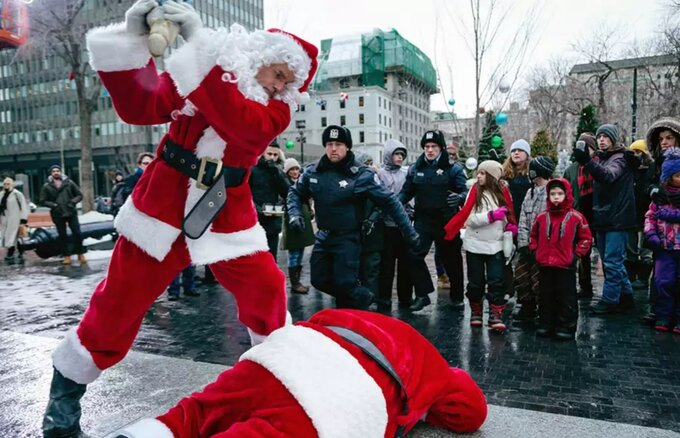 Kadr z&nbsp;filmu &bdquo;Zły Mikołaj 2&rdquo;