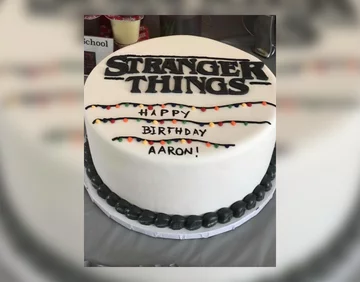 Tort urodzinowy "Stranger Things" 