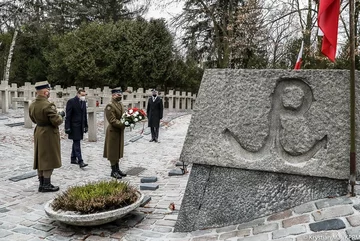 Mateusz Morawiecki na Powązkach 