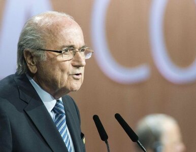 Miniatura: Blatter: Nie rezygnuję. Oddaję się w ręce...