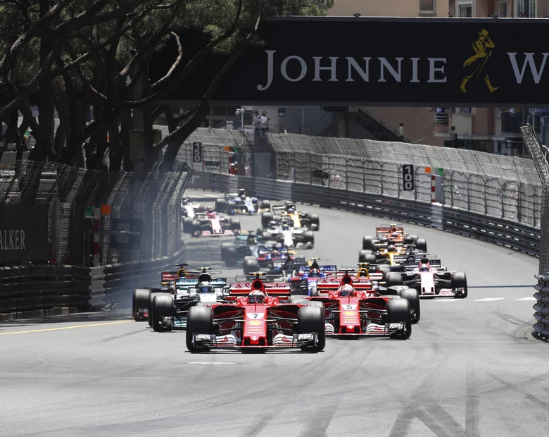 Miniatura: Obiecał Alonso, że nasika w jego bolidzie....