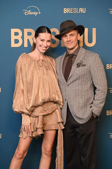 Adam Bobik na premierze serialu „Breslau” 