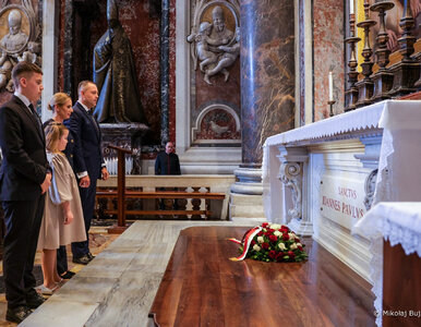 Miniatura: Symboliczny gest Karola Nawrockiego i jego...