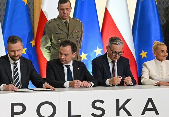 Miniatura: Polacy o podpisaniu umowy SAFE. Wyniki...