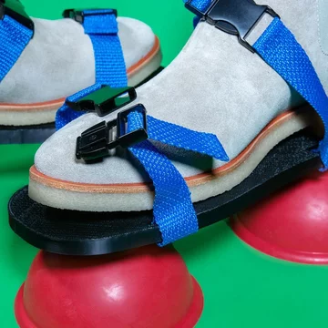 Dla stąpających twardo po ziemi 