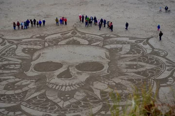 Wzór na plaży, który stworzył Marc Treanor 