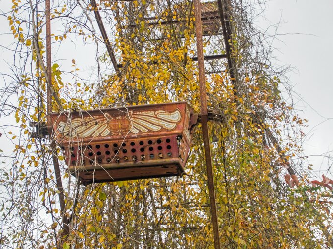 Zniszczony diabelski młyn