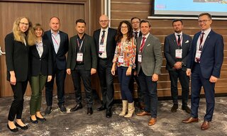 Członkowie Klubu 30 PTK na spotkaniu w trakcie konferencji