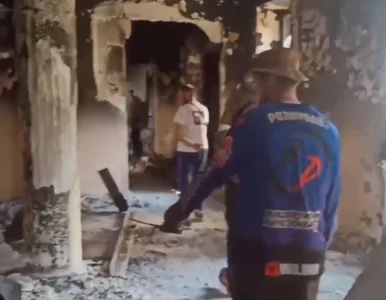 Miniatura: Wycieczka po zgliszczach teatru w...