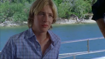 Angus McLaren jako Lewis w serialu „H2O: Wystarczy kropla” 