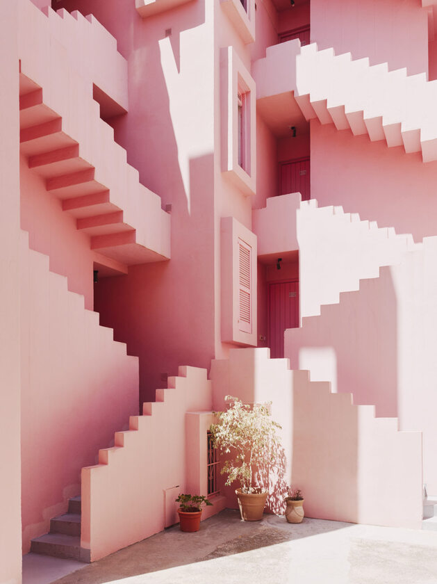 La Muralla Roja, osiedle projektu Ricardo Bofill Taller de Arquitectura Ricardo Bofill, La Muralla Roja