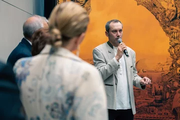 Jubileusz 21-lecia HOLA Design był okazją do spotkania przedstawicieli świata architektury, designu, sztuki i rynku nieruchomości. Wieczór zainaugurował nowy cykl wydarzeń poświęconych współczesnej architekturze, wzornictwu i stylowi życia 