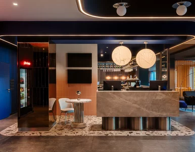 Miniatura: Hotel przy lotnisku jak kosmiczna podróż....