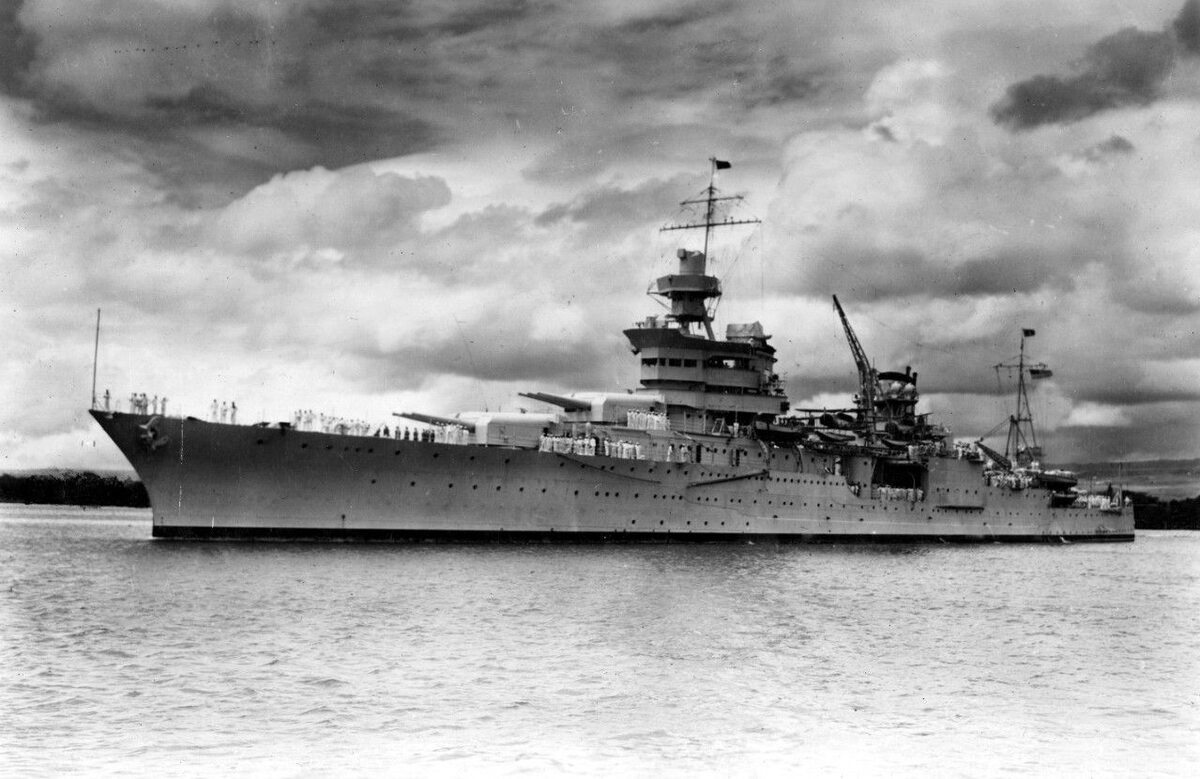 USS Indianapolis w porcie Pearl Harbor około 1937 roku 