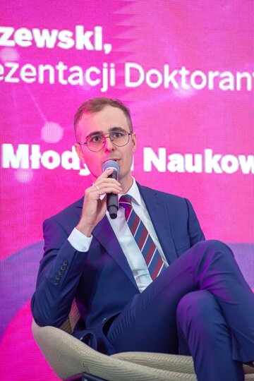 Mgr Bartosz Stawiarz