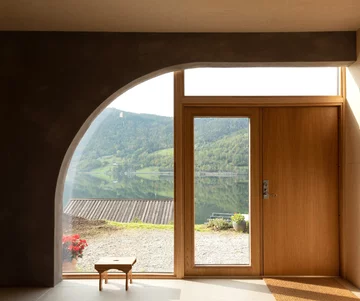 Drewniany dom w Ulvik, proj. Rever & Drage 