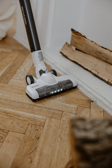 Odkurzacz pionowy Sharp SA-VP4001-AQ &ndash; Allergy & Mop