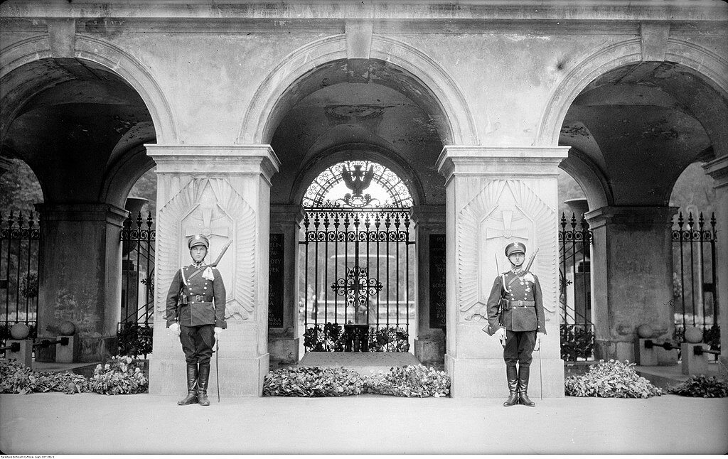 Warta przed Grobem Nieznanego Żołnierza w 1929 roku 