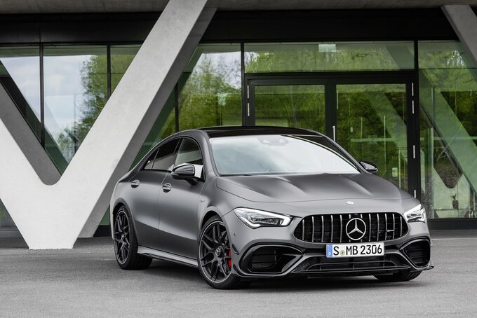 Mercedes-AMG A 45 4MATIC+ i Mercedes-AMG CLA 45 4MATIC+