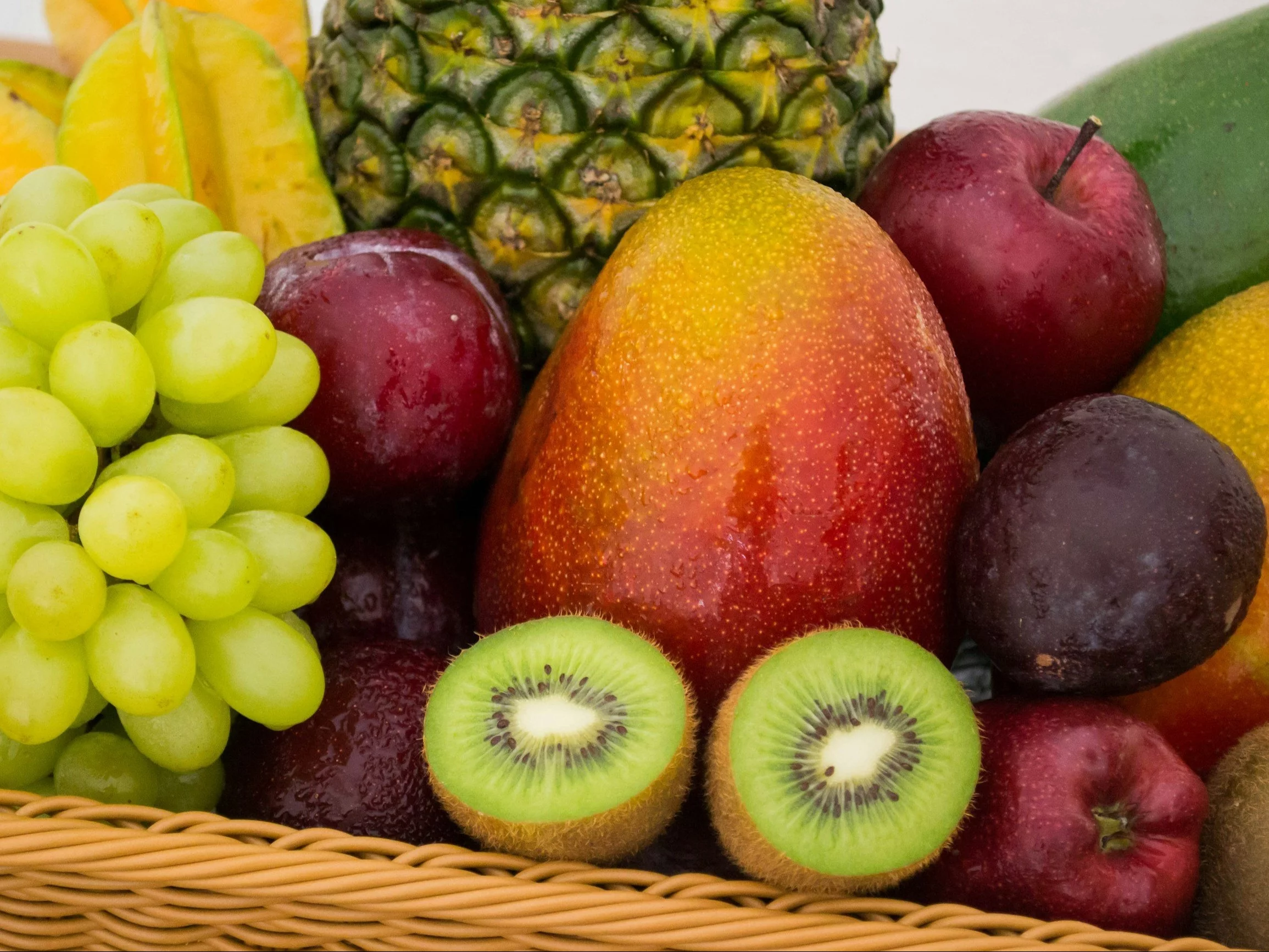 Który owoc najbardziej przypominasz? Ten test to pokaże!