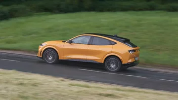 Ford-Mustang-Mach-E-GT 