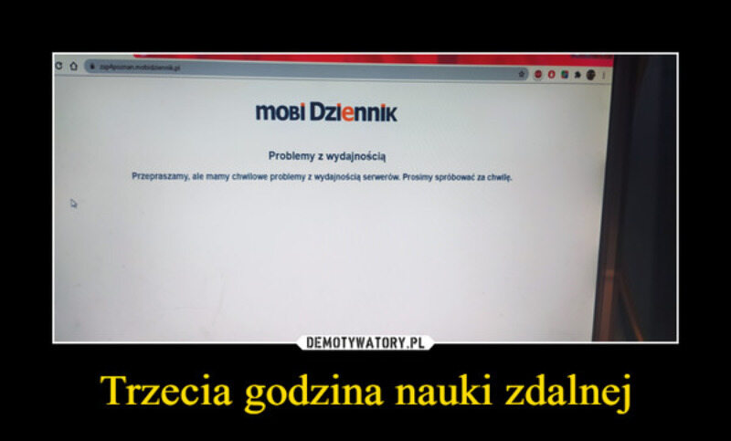 Nauczanie zdalne i wyjątkowe ferie. Internauci tworzą memy 