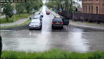 Dziecko wypadło z&nbsp;samochodu