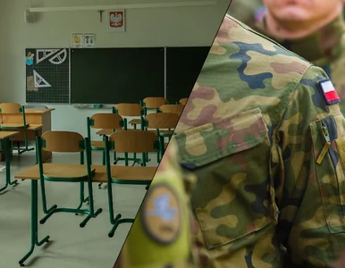 Miniatura: Tłumy cywili przeszkolonych przez wojsko....