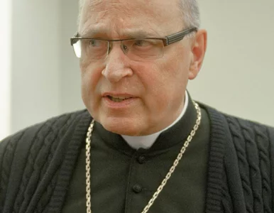 Miniatura: Biskup Mering składa życzenia wiernym....