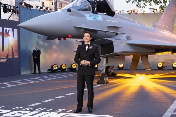 Miniatura: Gwiazdy brylują na premierze „Tom Gun:...