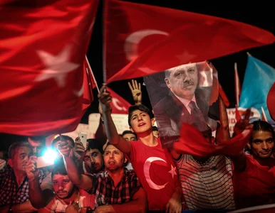 Miniatura: Turecka dziennikarka pokazała w telewizji...