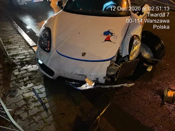 Porsche Cayman udostępnione przez Panek CarSharing. Auto roztrzaskano po 12 godzinach 
