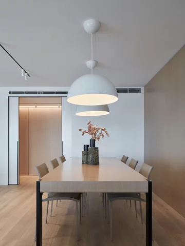 Minimalistyczny apartament z panoramicznym widokiem, projekt Barbora Léblová Linka, Barbora Léblová