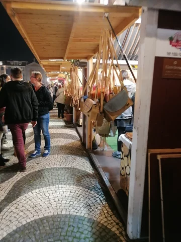 Jarmark świąteczny w Lizbonie 