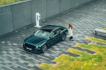 Bentley Flying Spur Hybrid 