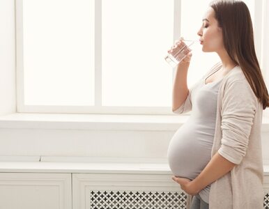 Co pić w ciąży, a czego unikać? Poznaj listę najpopularniejszych napojów