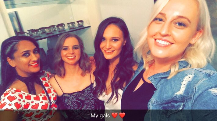 Miniatura: Aktywność Hanny Dickenson na Facebooku