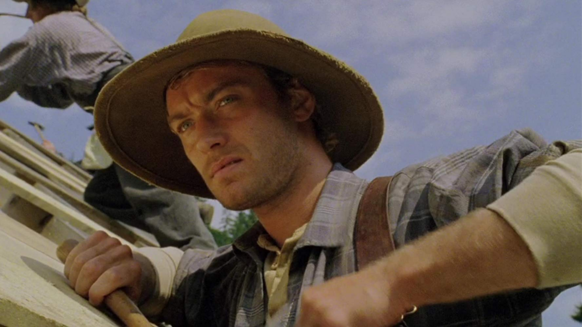 Jude Law w filmie „Wzgórze nadziei” (2003) 