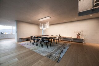 Dom z&nbsp;atrium w&nbsp;K&uuml;snacht pod&nbsp;Zurychem &ndash; projekt wnętrz NOA dla&nbsp;młodej rodziny