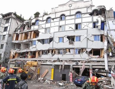 Miniatura: Już 37 ofiar śmiertelnych trzęsienia ziemi...