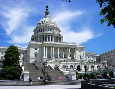 Miniatura: Kongres USA aprobuje budżet obronny na 680...