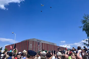 Na niebie nad Katowicami przeloty samolotów VIP G550 i B737 w eskorcie F16 